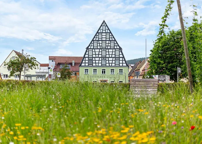 Mit Terrasse 